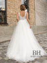Lightweight wedding dress with a train "Paola"