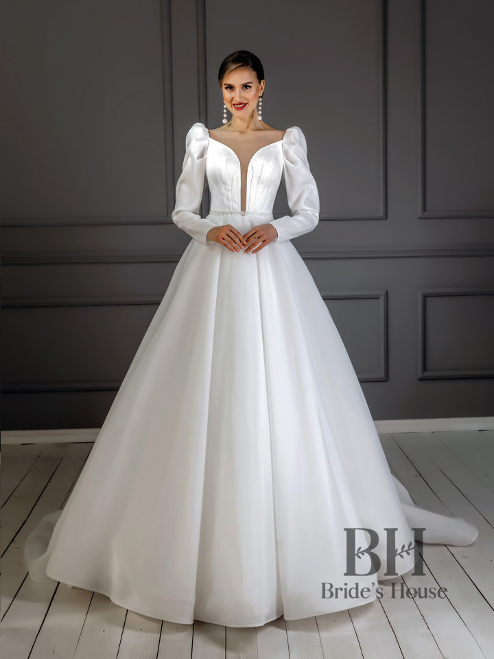 Minimalist wedding dress "Patricia"