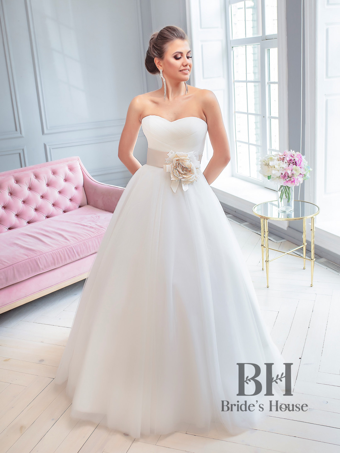 Light wedding dress "Peony"