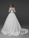 Wedding dress with a closed top "Freya"