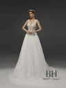 Stylish classic wedding dress "Tayana"