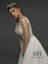 Stylish classic wedding dress "Tayana"