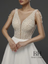 Stylish classic wedding dress "Tayana"