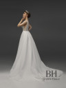 Stylish classic wedding dress "Tayana"