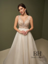 Wedding dress with deep neckline "Florence"