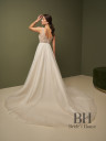 Wedding dress with deep neckline "Florence"