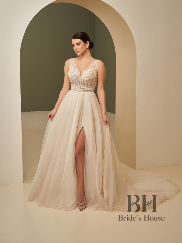 A-line wedding dress with slit and train "Milana A"