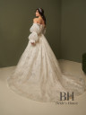 Lush wedding dress with open top "Monako"