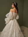 Lush wedding dress with open top "Monako"