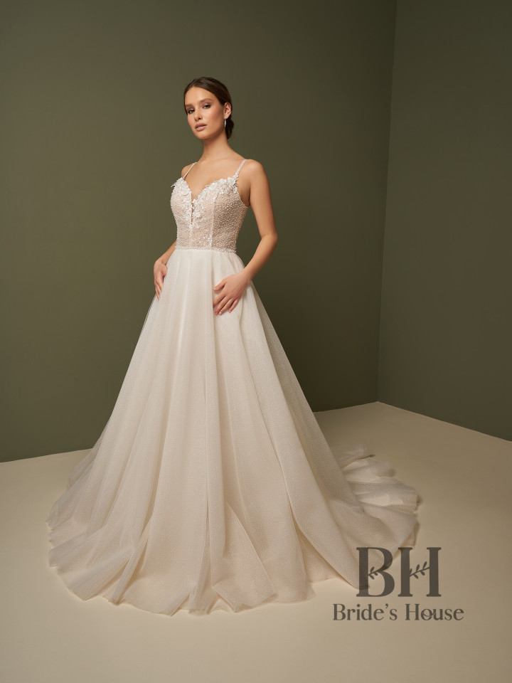 Wedding dress with floral appliqués "Nova"
