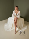 Wedding dress with long sleeves and lace "Olivia"