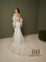 Mermaid cut wedding dress with long train "Reya"