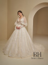 Lush wedding dress with long train "Roberta"