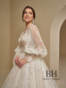 Lush wedding dress with long train "Roberta"