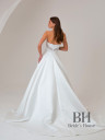 Straight neckline wedding dress "Camilla"