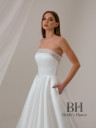 Straight neckline wedding dress "Camilla"