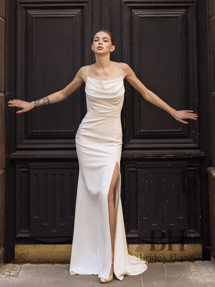 Seductive wedding dress "Giovana"