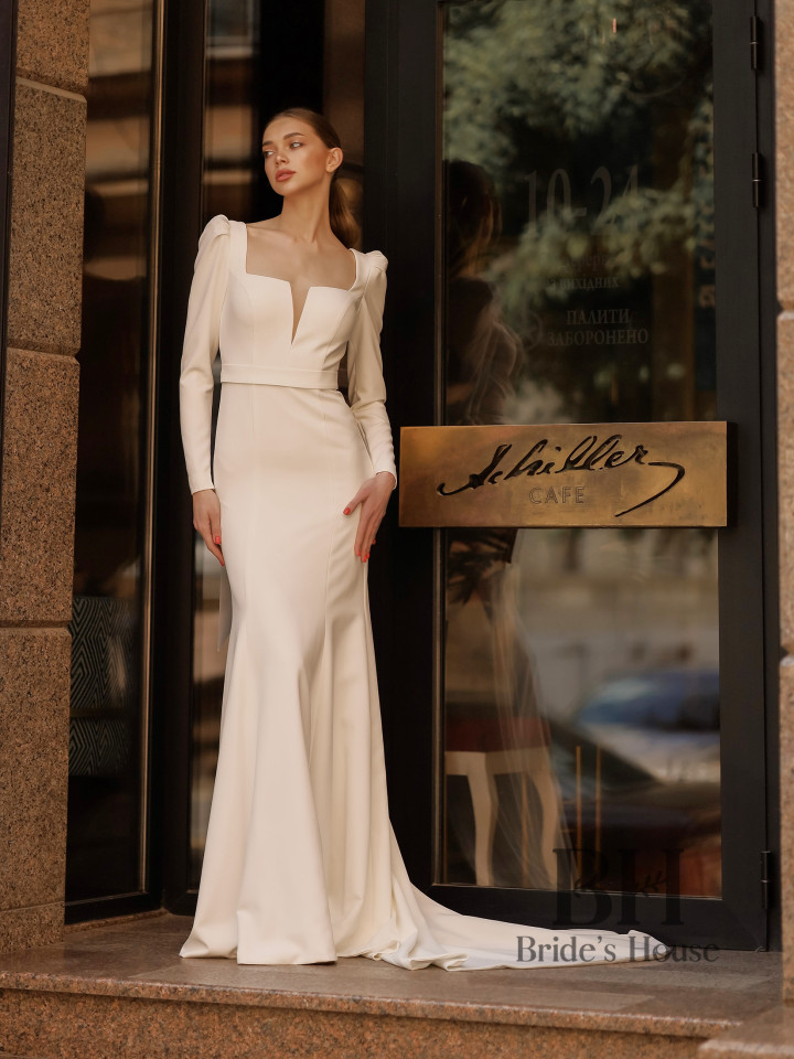 Stylish wedding dress with a bow "Silvia"
