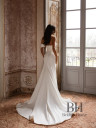 Stylish wedding dress with a slit and train “Beylis”
