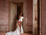 Stylish wedding dress with a slit and train “Beylis”