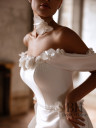 Dress embroidered with crystals with a detachable train “Elegant”