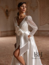 Wedding dress with sleeves and bow “Gledys”