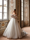 Wedding dress with a lush skirt “Lucianna”