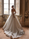 Wedding dress with a lush skirt “Lucianna”