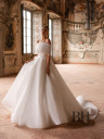 Wedding dress with a lush skirt “Lucianna”