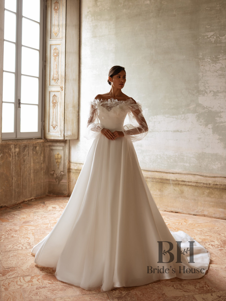 Wedding dress with detachable bolero “Prado”