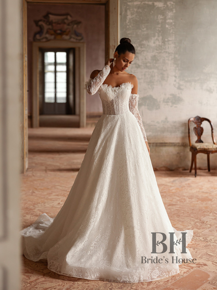 Wedding dress with train and detachable sleeves “Verona”